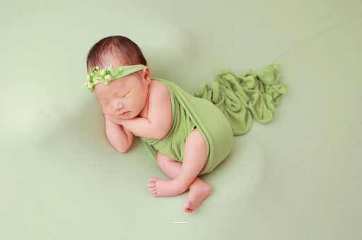 山南宝宝在肚子里打嗝